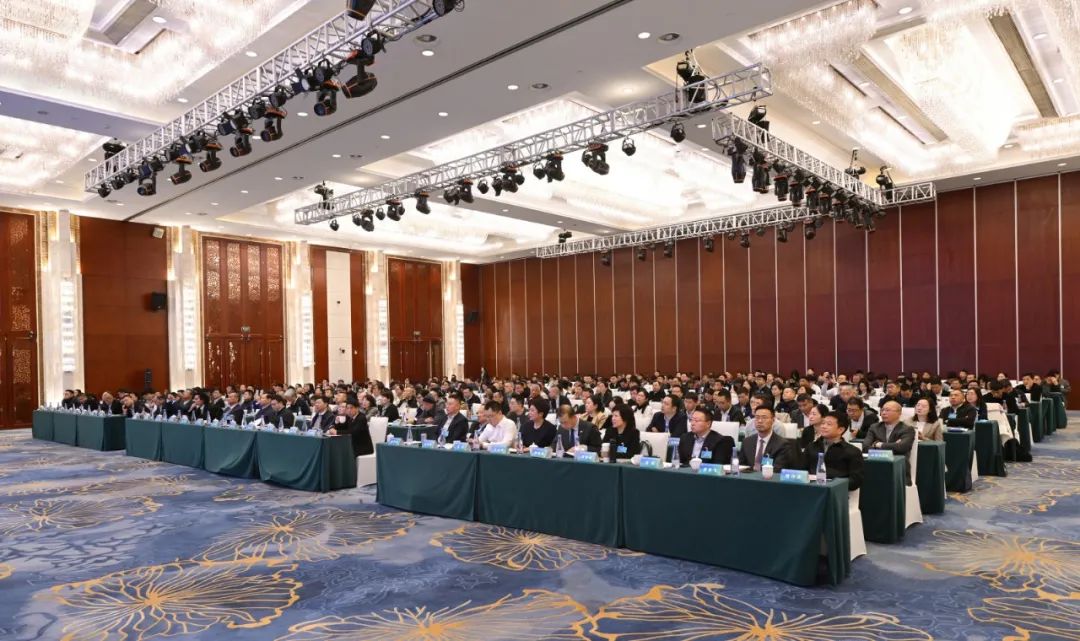 3.28南昌市装协参加首届大国装饰可持续发展大会